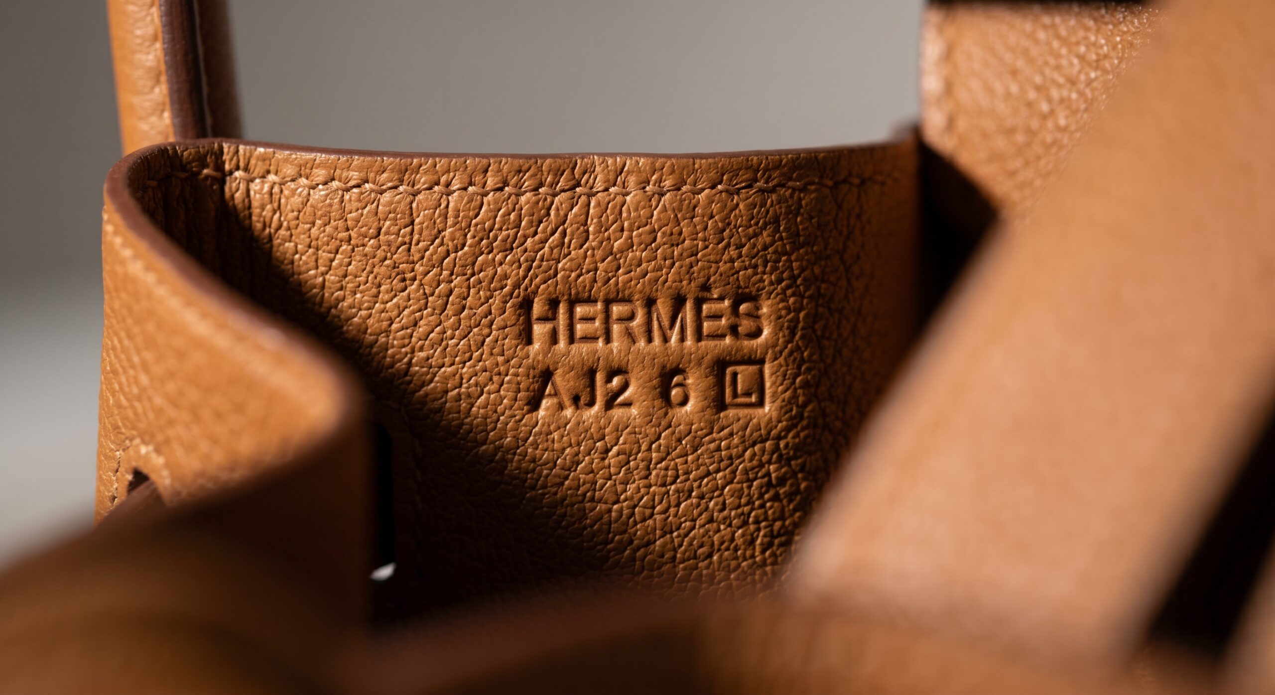 Hermes blind stamp 2026 location interior Birkin Kelly panel oblique light